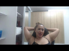 RoxanaLove - female webcam at xLoveCam