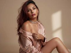 RoxaneMoore - female with  big tits webcam at xLoveCam