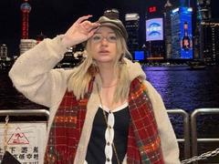 RoxannaCrisostomo - blond female with  big tits webcam at xLoveCam