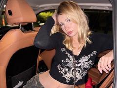 RoxannaCrisostomo - blond female with  big tits webcam at xLoveCam