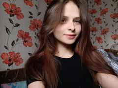 RoxannaMary - female with brown hair and  small tits webcam at xLoveCam