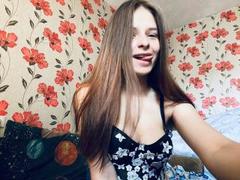 RoxannaMary - female with brown hair and  small tits webcam at xLoveCam
