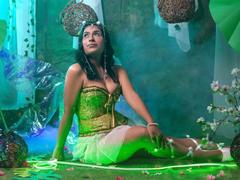 RoxanneHan - female with black hair and  big tits webcam at xLoveCam