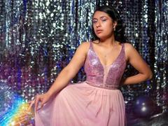 RoxanneHan - female with black hair and  big tits webcam at xLoveCam