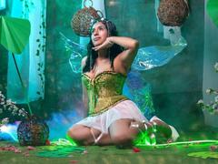 RoxanneHan - female with black hair and  big tits webcam at xLoveCam