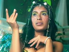 RoxanneHan - female with black hair and  big tits webcam at xLoveCam