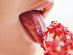RoxanaNemes - female with brown hair webcam at LiveJasmin