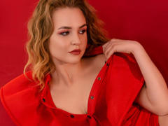 RoxanaNemes - female with brown hair webcam at LiveJasmin