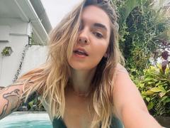 RoxyFoxy-hot from xLoveCam