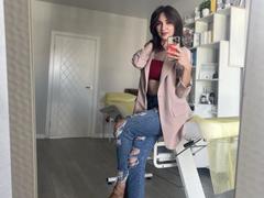 RozaSunn - female with brown hair and  big tits webcam at xLoveCam