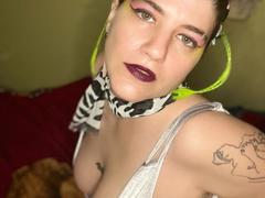 RozyReed-hot - blond female webcam at xLoveCam