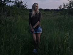RubyDavis - blond female with  big tits webcam at xLoveCam