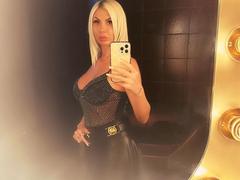 RubyDivine from xLoveCam