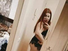 RubyLorrie - female with brown hair webcam at xLoveCam