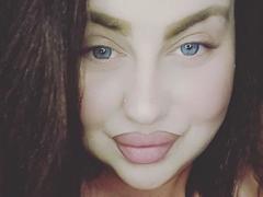 RubyLorrie - female with brown hair webcam at xLoveCam