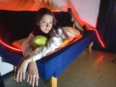 RukkiaParist from xLoveCam