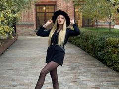RuthaLoil - blond female webcam at xLoveCam