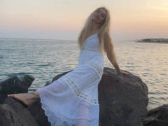 SabrinaSharm - blond female webcam at xLoveCam