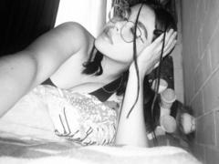 SabrinaWillow - female with black hair webcam at xLoveCam