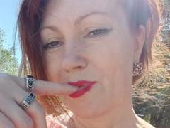 SadieLorri - female with brown hair webcam at xLoveCam