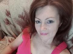 SadieLorri - female with brown hair webcam at xLoveCam