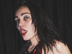 SaharaKmm - female with black hair and  big tits webcam at xLoveCam