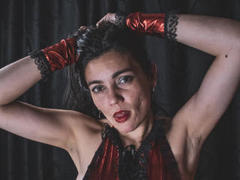 SaharaKmm - female with black hair and  big tits webcam at xLoveCam