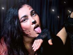 SaharaKmm from xLoveCam