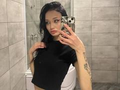 SakuraBloom - female with black hair webcam at xLoveCam
