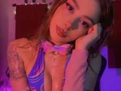 SakuraKamisama - blond female webcam at xLoveCam