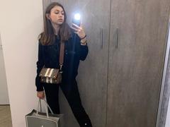 SalinaLabauve - female with brown hair webcam at xLoveCam