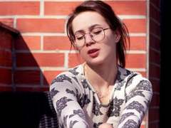 SallyDesire - female with brown hair and  small tits webcam at xLoveCam