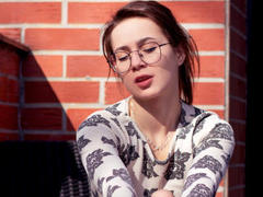 SallyDesire - female with brown hair and  small tits webcam at xLoveCam