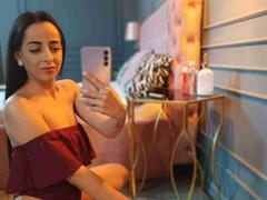 EmmaEverhart - female with brown hair webcam at LiveJasmin