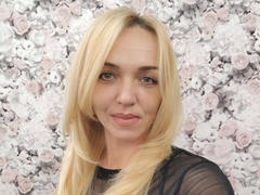 SallySweet-hot - blond female webcam at xLoveCam