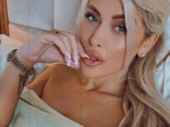 SalmaRoze - blond female with  big tits webcam at LiveJasmin
