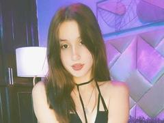 SalomeBennett - female with brown hair and  big tits webcam at xLoveCam