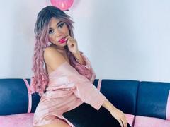 SalomeBenz - female with  small tits webcam at xLoveCam