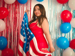 SalomeCrofort - female with brown hair and  big tits webcam at LiveJasmin