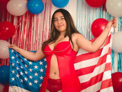 SalomeCrofort - female with brown hair and  big tits webcam at LiveJasmin