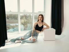 Samanta69Hot - female with brown hair webcam at xLoveCam