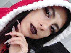 SamantaKi - female with black hair and  small tits webcam at xLoveCam