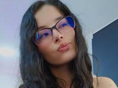 SamanthaJhonsons - female with black hair and  big tits webcam at LiveJasmin
