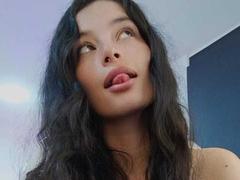 SamanthaJhonsons - female with black hair and  big tits webcam at LiveJasmin