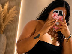 SamanthaFiore - female with brown hair and  big tits webcam at xLoveCam
