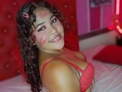 SamanthaJonesy from xLoveCam