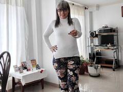 SamanthaLoveLatina - female with brown hair and  small tits webcam at xLoveCam