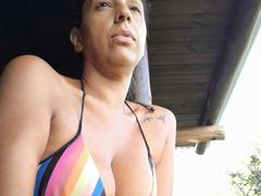 SamanthaNat-hot - female with brown hair webcam at xLoveCam