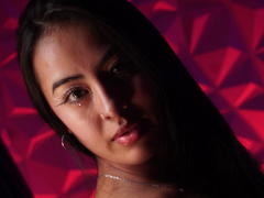 SamanthaRosses - female with black hair webcam at xLoveCam