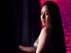 SamanthaRosses - female with black hair webcam at xLoveCam